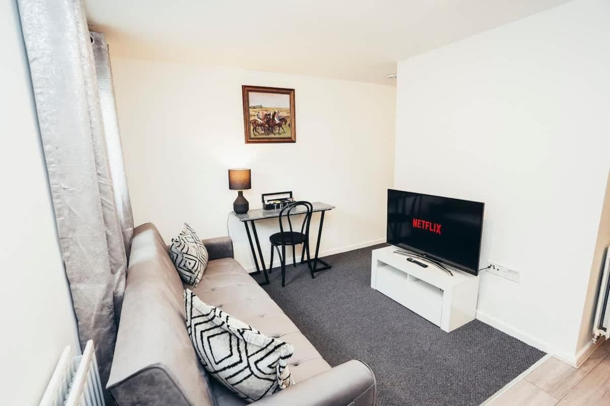 הילטון Snug 1Br Apt, Self Check In, Parking, By Derbnb מראה חיצוני תמונה